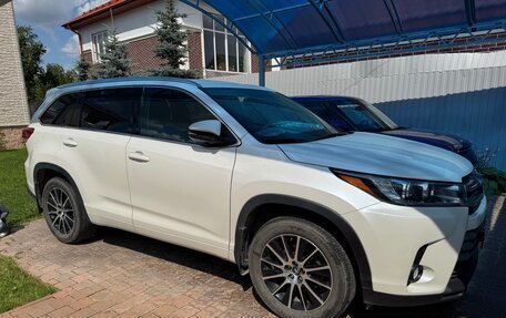 Toyota Highlander III, 2019 год, 4 500 000 рублей, 2 фотография