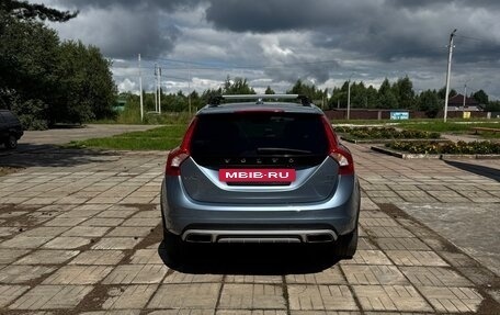 Volvo V60 Cross Country II, 2018 год, 2 450 000 рублей, 4 фотография
