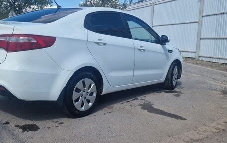 KIA Rio III рестайлинг, 2014 год, 750 000 рублей, 10 фотография