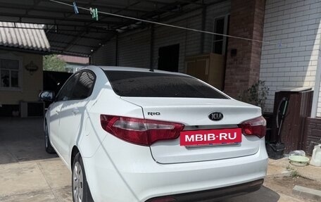 KIA Rio III рестайлинг, 2014 год, 750 000 рублей, 2 фотография