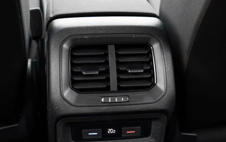 Volkswagen Tiguan II, 2018 год, 2 329 000 рублей, 16 фотография