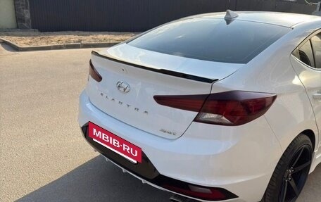 Hyundai Elantra VI рестайлинг, 2019 год, 2 200 000 рублей, 8 фотография