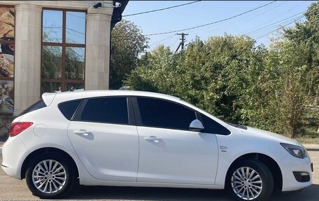 Opel Astra J, 2013 год, 790 000 рублей, 3 фотография