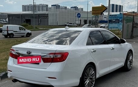 Toyota Camry, 2014 год, 1 730 000 рублей, 12 фотография