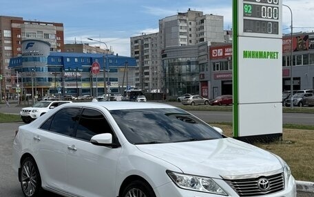 Toyota Camry, 2014 год, 1 730 000 рублей, 9 фотография