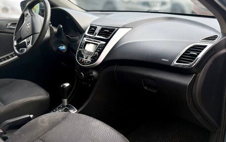 Hyundai Solaris II рестайлинг, 2011 год, 650 000 рублей, 16 фотография
