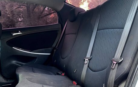 Hyundai Solaris II рестайлинг, 2011 год, 650 000 рублей, 17 фотография