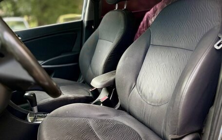 Hyundai Solaris II рестайлинг, 2011 год, 650 000 рублей, 18 фотография
