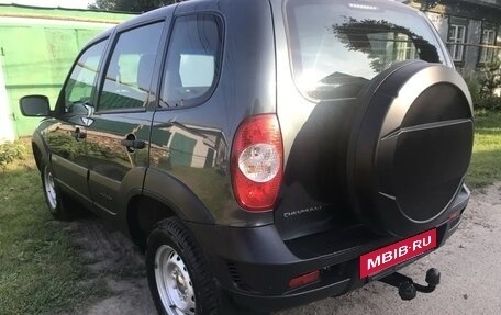 Chevrolet Niva I рестайлинг, 2016 год, 697 000 рублей, 6 фотография