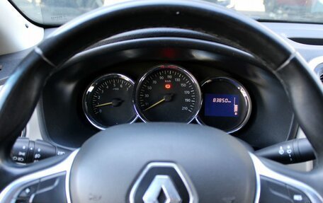 Renault Logan II, 2018 год, 950 000 рублей, 14 фотография