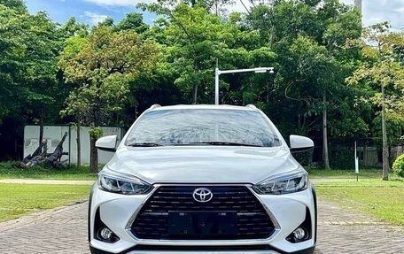 Toyota Yaris, 2022 год, 1 520 000 рублей, 2 фотография