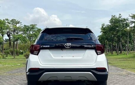 Toyota Yaris, 2022 год, 1 520 000 рублей, 6 фотография