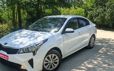 KIA Rio IV, 2021 год, 1 100 000 рублей, 3 фотография