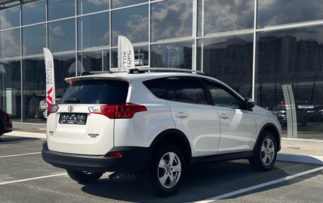 Toyota RAV4, 2015 год, 1 920 000 рублей, 6 фотография
