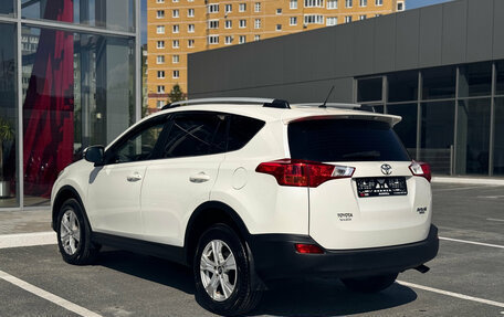 Toyota RAV4, 2015 год, 1 920 000 рублей, 8 фотография