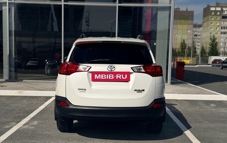 Toyota RAV4, 2015 год, 1 920 000 рублей, 7 фотография