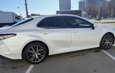 Toyota Camry, 2021 год, 2 800 000 рублей, 1 фотография
