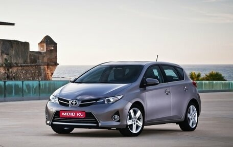 Toyota Auris II, 2013 год, 1 190 000 рублей, 1 фотография