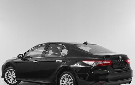 Toyota Camry, 2019 год, 2 500 000 рублей, 4 фотография