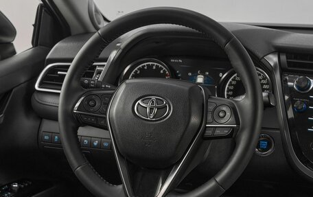 Toyota Camry, 2019 год, 2 500 000 рублей, 10 фотография