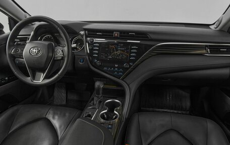 Toyota Camry, 2019 год, 2 500 000 рублей, 9 фотография