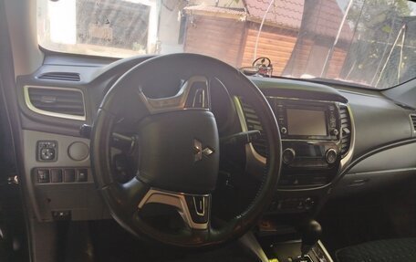 Mitsubishi L200 IV рестайлинг, 2017 год, 2 500 000 рублей, 4 фотография
