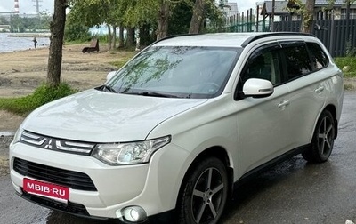 Mitsubishi Outlander III рестайлинг 3, 2014 год, 1 200 000 рублей, 1 фотография