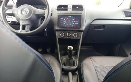 Volkswagen Polo VI (EU Market), 2011 год, 489 000 рублей, 17 фотография