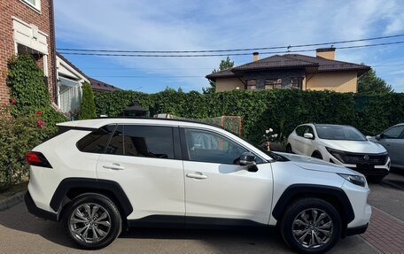 Toyota RAV4, 2024 год, 3 550 000 рублей, 4 фотография