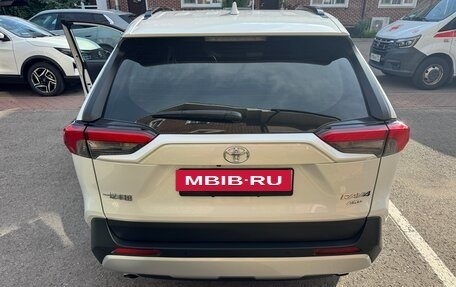 Toyota RAV4, 2024 год, 3 550 000 рублей, 5 фотография
