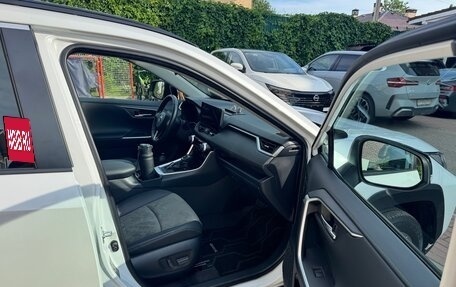 Toyota RAV4, 2024 год, 3 550 000 рублей, 10 фотография