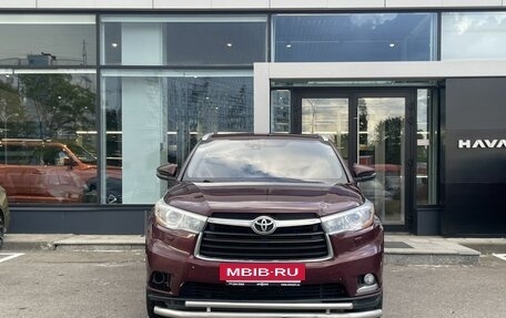 Toyota Highlander III, 2014 год, 2 479 000 рублей, 2 фотография
