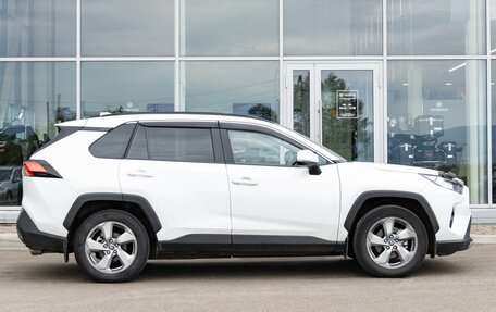 Toyota RAV4, 2020 год, 3 500 000 рублей, 5 фотография