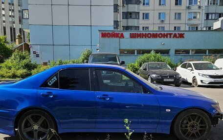 Lexus IS II рестайлинг 2, 2000 год, 1 200 000 рублей, 5 фотография