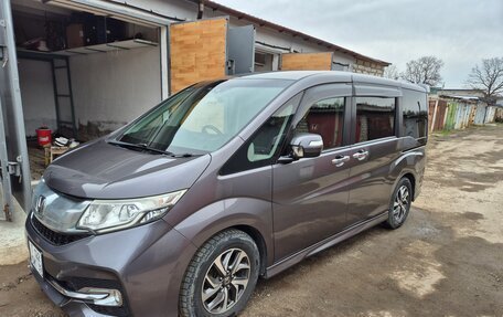 Honda Stepwgn IV, 2016 год, 2 100 000 рублей, 2 фотография