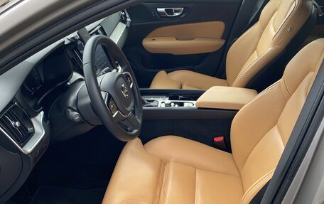 Volvo V60 Cross Country II, 2020 год, 3 860 000 рублей, 8 фотография