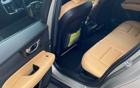 Volvo V60 Cross Country II, 2020 год, 3 860 000 рублей, 9 фотография