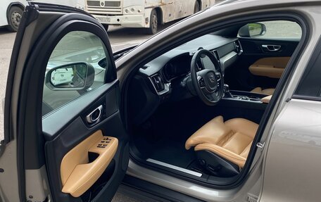 Volvo V60 Cross Country II, 2020 год, 3 860 000 рублей, 7 фотография