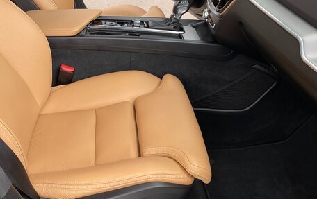 Volvo V60 Cross Country II, 2020 год, 3 860 000 рублей, 14 фотография