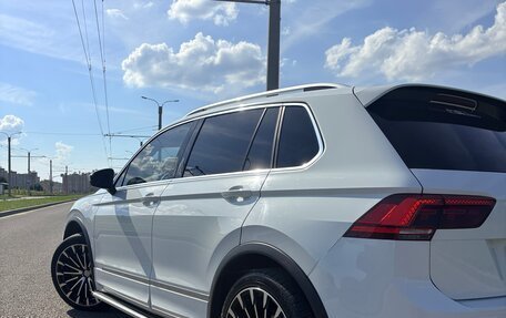 Volkswagen Tiguan II, 2018 год, 2 900 000 рублей, 2 фотография
