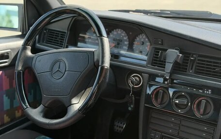 Mercedes-Benz 190 (W201), 1992 год, 1 050 000 рублей, 5 фотография