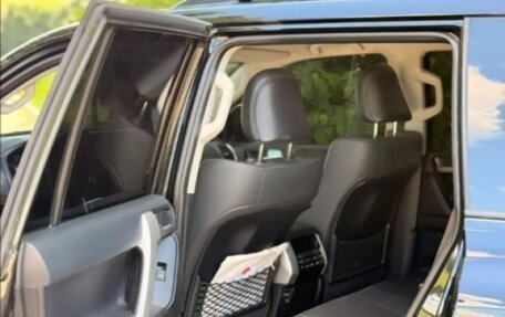 Toyota Land Cruiser Prado 150 рестайлинг 2, 2021 год, 6 380 000 рублей, 8 фотография