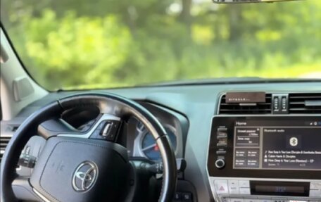 Toyota Land Cruiser Prado 150 рестайлинг 2, 2021 год, 6 380 000 рублей, 9 фотография