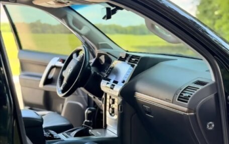 Toyota Land Cruiser Prado 150 рестайлинг 2, 2021 год, 6 380 000 рублей, 12 фотография