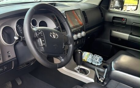 Toyota Tundra II, 2012 год, 3 150 000 рублей, 8 фотография