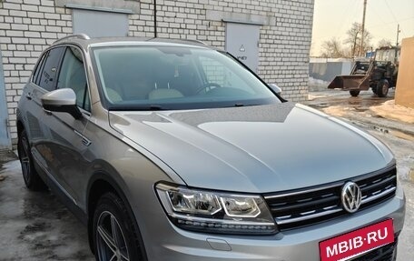 Volkswagen Tiguan II, 2017 год, 2 300 000 рублей, 2 фотография