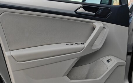 Volkswagen Tiguan II, 2017 год, 2 300 000 рублей, 11 фотография
