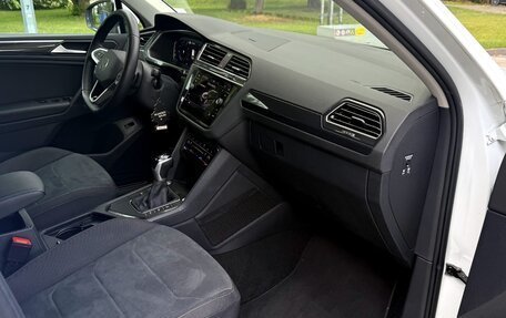 Volkswagen Tiguan II, 2023 год, 2 720 000 рублей, 9 фотография