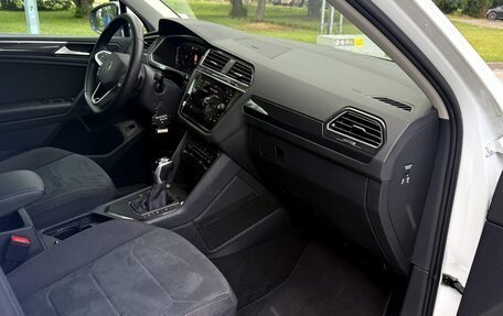 Volkswagen Tiguan II, 2023 год, 2 720 000 рублей, 10 фотография