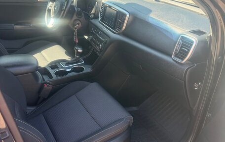 KIA Sportage IV рестайлинг, 2018 год, 2 250 000 рублей, 5 фотография